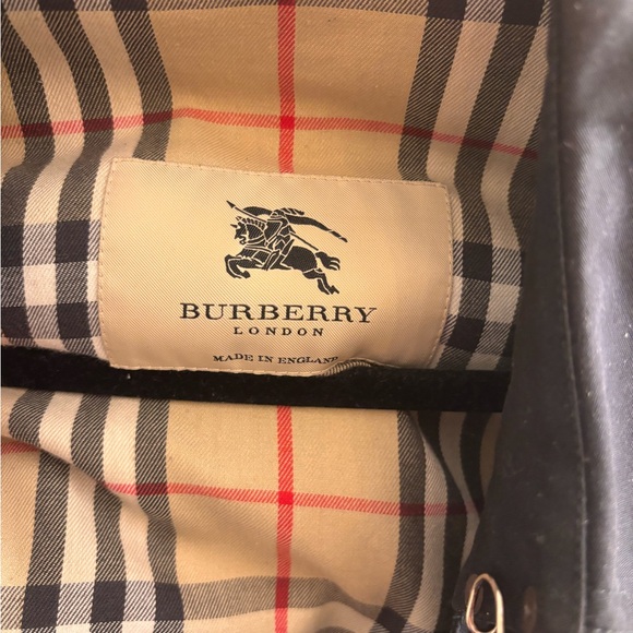 Burberry Black Trench Coat with Beige Lining - Picture 3 of 10